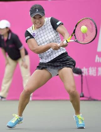 Tennis: Nara advances to Japan Women s Open q finals Japan s Kurumi Nara returns a shot to Yulia Putintseva of Kazakhstan in the second round of the Japan Women s Open tennis tournament at Tokyo s Ariake Tennis Forest Park on Sept. 15, 2016. Nara won 6-2, 6-2. 