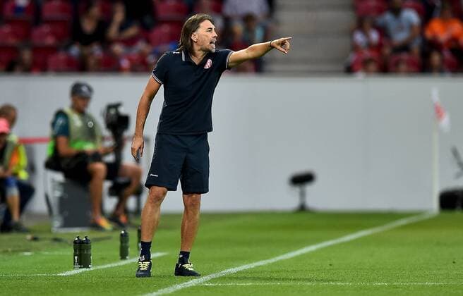 15.09.2016, xfux, Fussball Europa League, FSV Mainz 05 - AS St.Etienne, emspor, v.l. Trainer Martin Schmidt (FSV Mainz 05) gibt Anweisungen, gestikuliert, mit den Armen gestikulieren gives instructions, gesticulate, gesticolando. Mainz