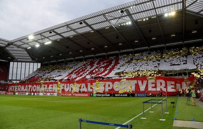 15.09.2016, xfux, Fussball Europa League, FSV Mainz 05 - AS St.Etienne, emspor, v.l. Mainzer Fans Stimmung, Schals, Emotionen Choreo Choreografie Mainz