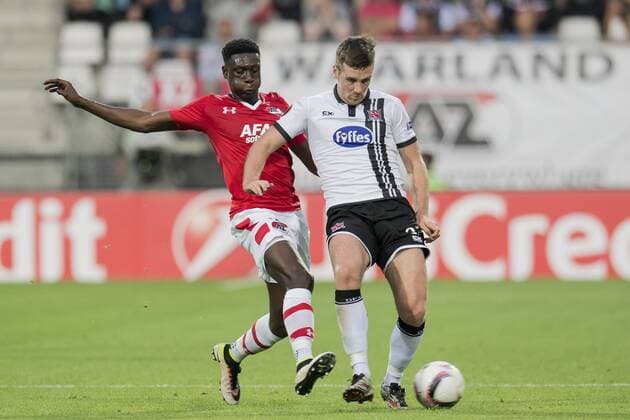 (L-R) Derrick Luckassen of AZ Alkmaar, Patrick McEleney of Dundalk FCduring the UEFA Europa League group D match between AZ Alkmaar and Dundalk FC on September 15, 2016 at the AFAS stadium in Alkmaar, The Netherlands. AZ Alkmaar v Dundalk UEFA Europa League 2016 2017 xVIxGerritxvanxKeulenxIVx 6222456