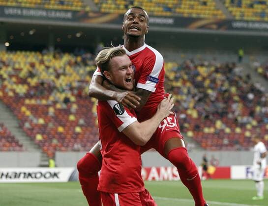 SOCCER - EL, Giurgiu vs A.Wien BUCHAREST,ROMANIA,15.SEP.16 - SOCCER - UEFA Europa League, group stage, Astra Giurgiu vs FK Austria Wien. Image shows the rejoicing of Kevin Friesenbichler and Felipe Pires (A.Wien). GEPAxpictures xChristianxOrt