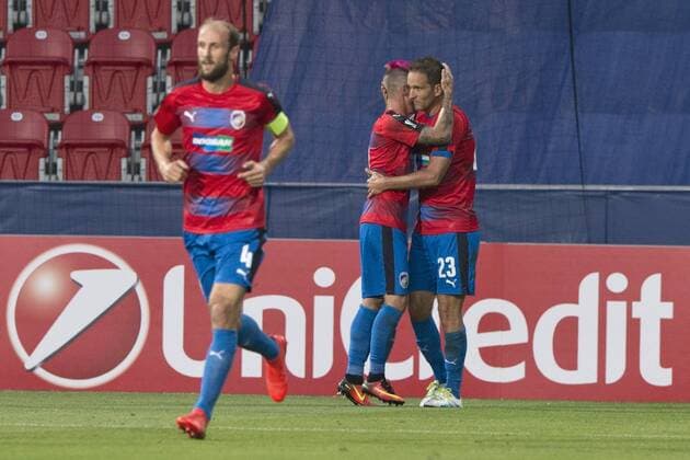 Pilsen players from left Roman Hubnik, Martin Zeman and Marek Bakos celebrate goal during the UEFA Europe League, group E, 1st round match FC Viktoria Pilsen vs AS Roma, in Pilsen, Czech Republic, on Thursday, September 15, 2016. (CTKxPhoto MichalxKamaryt) CTKPhotoP201609150881001  kmt 4