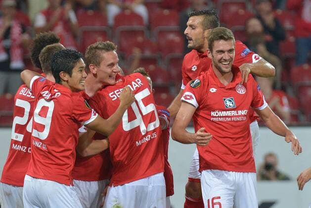 15.09.2016, xtkx, Fussball UEFA Europa League, FSV Mainz 05 - AS St.Etienne, emspor , v.l. Yoshinori Muto (Mainz 05) , Niko Bungert (Mainz 05) , Suat Serdar (Mainz 05), Giulio Donati (Mainz 05) , Stefan Bell (Mainz 05) , Mainz