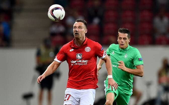 15.09.2016, xfux, Fussball Europa League, FSV Mainz 05 - AS St.Etienne, emspor, v.l. Christian Clemens (FSV Mainz 05), Romanin Hamouma (AS Saint-Etienne) Kopfball, Kopfballduell Mainz