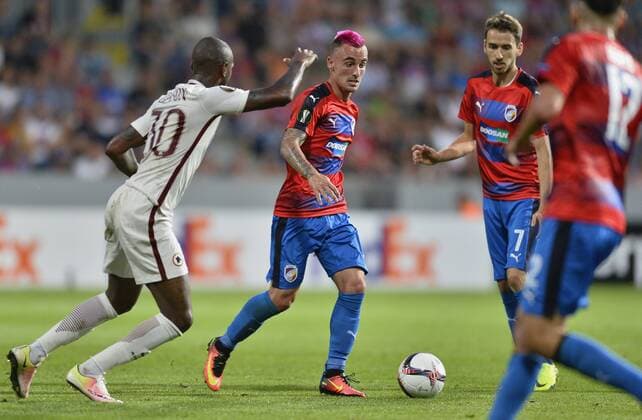 From left: Gerson (Roma), Martin Zeman and Tomas Horava (both Pilsen) in action during the UEFA Europe League, group E, 1st round match FC Viktoria Pilsen vs AS Roma, in Pilsen, Czech Republic, on Thursday, September 15, 2016. (CTKxPhoto MiroslavxChaloupka) CTKPhotoP201609150927101  CHA 6