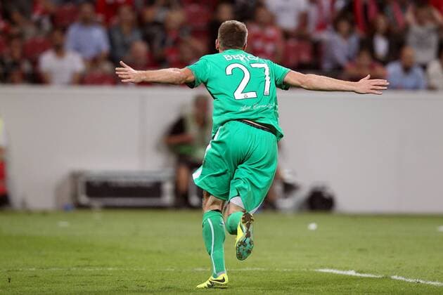 v.li.: Robert Beric (AS Saint-Etienne, 27) mit Torjubel, celebrate the goal, goal celebration, Jubel über das Tor 1:1 , Fussball, UEFA Europa League, 1. FSV Mainz 05 - AS Saint-Etienne, xmrx