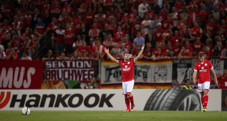 UEFA Europa League, 1. FSV Mainz 05 - AS St. Etienne, 1. Spieltag, Gruppenphase, Gruppe C, Saison 2016 2017 , 15.09.2016 in Mainz (GER), xmdx, 1-1 ausgleich durch Robert BERIC (27, St. Etienne) , frust bei Giulio DONATI (2, Mainz 05) 1. FSV Mainz 05 - AS St. Etienne