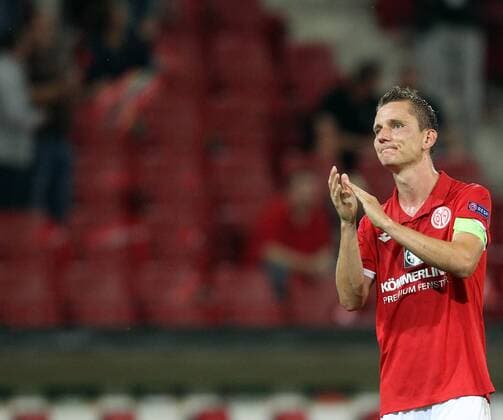 v.li.: Niko Bungert (1. FSV Mainz 05) enttäuscht schauend, Enttäuschung, disappointed, bedankt sich bei den Fans, bedanken, Dank , Fussball, UEFA Europa League, 1. FSV Mainz 05 - AS Saint-Etienne, xmrx