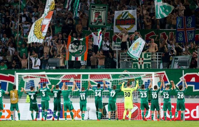 Bilder des Tages - SPORT SOCCER - EL, Rapid vs Genk VIENNA,AUSTRIA,15.SEP.16 - SOCCER - UEFA Europa League, group stage, SK Rapid Wien vs KRC Genk. Image shows the rejoicing of Rapid. Keywords: Wien Energie. GEPAxpictures xPhilippxBrem