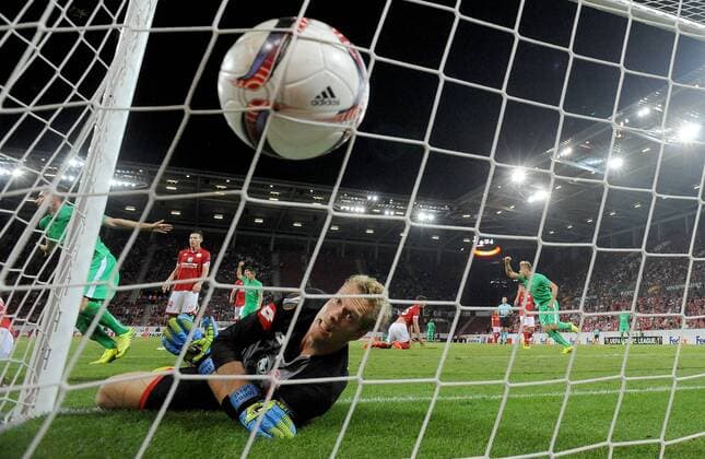 15.09.2016, xfux, Fussball Europa League, FSV Mainz 05 - AS St.Etienne, emspor, v.l. Robert Beric (AS Saint-Etienne), Jonas Loessl (FSV Mainz 05) Goal scored, Tor zum 1:1 Mainz
