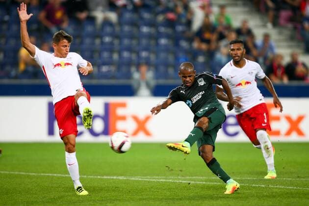 SOCCER - EL, RBS vs Krasnodar SALZBURG,AUSTRIA,15.SEP.16 - SOCCER - UEFA Europa League, group stage, Red Bull Salzburg vs FK Krasnodar. Image shows Stefan Lainer (RBS) and Joaozinho (Krasnodar). GEPAxpictures xFelixxRoittner