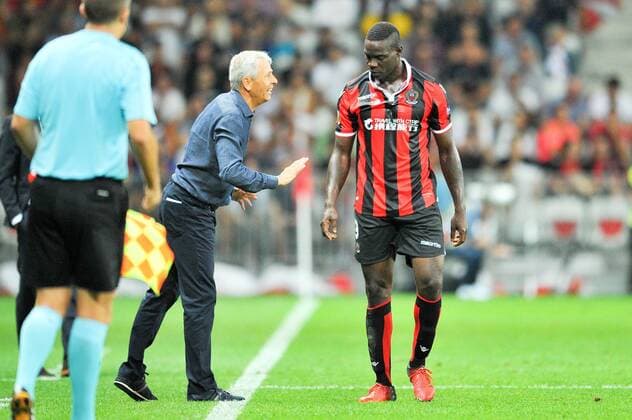 09 Mario Balotelli (nice) - Lucien Favre (ENTRAINEUR NICE) - Fussball, Europa League, OGC Nice vs. FC Schalke 04 - 15 09 2016 FEP Panoramic 