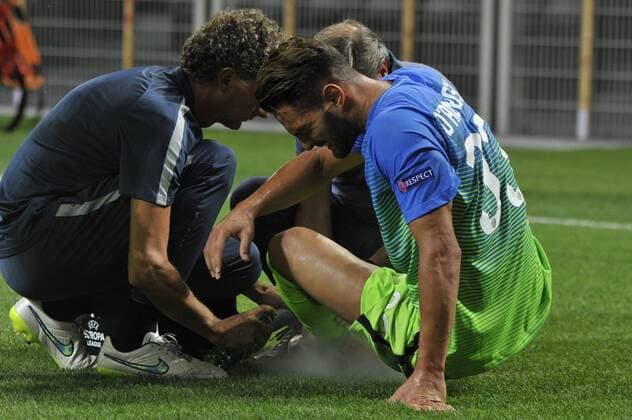 FuÃŸball, EL, Inter Mailand - Hapoel Be er Scheva 15.09.2016. San Siro Stadium, Milan, Italy. UEFA Europa League Football. Andrea Ranocchia(FC Inter) is injured during Inter versus Hapoel Beer Sheva. xGaetanoxPiazzollax  ActionPlus11790134