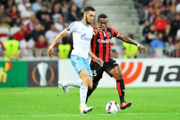 25 Wylan Cyprien (nice) - 10 Nabil Bentaleb (sch) - Fussball, Europa League, OGC Nice vs. FC Schalke 04 - 15 09 2016 FEP Panoramic 