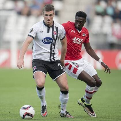 (L-R) Patrick McEleney of Dundalk FC, Derrick Luckassen of AZ Alkmaarduring the UEFA Europa League group D match between AZ Alkmaar and Dundalk FC on September 15, 2016 at the AFAS stadium in Alkmaar, The Netherlands. AZ Alkmaar v Dundalk UEFA Europa League 2016 2017 xVIxGerritxvanxKeulenxIVx 6223991