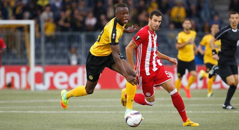 15.09.2016 Stade de Suisse Bern , SCHWEIZ , Saison 2016 2017 Herren Fussball UEFA Europa League Gruppenphase BSC Young Boys Bern - Olympiakos Piräus Denis Zakaria (li,Young Boys) gegen Luka Milivojevic (Piräus) 