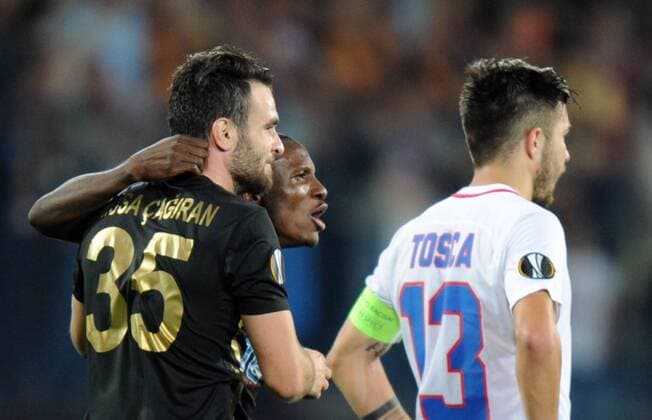 Osmanlispor s (TUR) Umar Aminu celebrates his goal with Musa Cagiran against Steau Bucharest (ROM) during tthe UEFA Europe League at Osmanli Stadium, Ankara, September 15th, 2016. (Hikmet Saatci - Depo Photos)  15501440