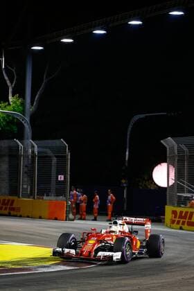 Motorsports: FIA Formula One World Championship WM Weltmeisterschaft 2016, Grand Prix of Singapore, 5 Sebastian Vettel (GER, Scuderia Ferrari), xHOCHxZWEIx