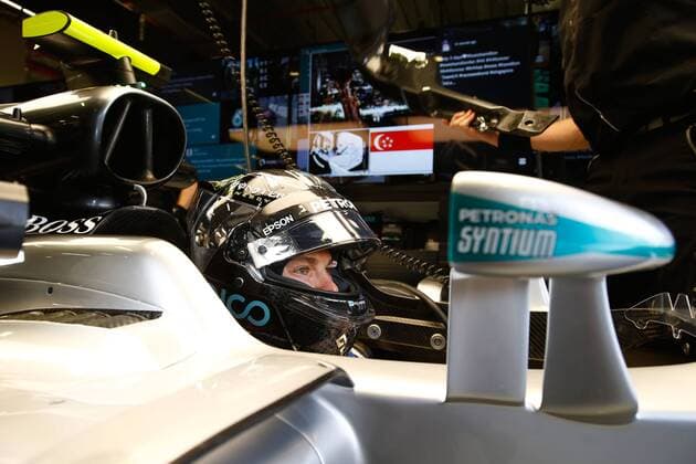 Bilder des Tages - SPORT Motorsports: FIA Formula One World Championship WM Weltmeisterschaft 2016, Grand Prix of Singapore, 6 Nico Rosberg (GER, Mercedes AMG Petronas Formula One Team), xHOCHxZWEIx