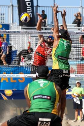 BEACHVOLLEYBALL - FIVB World Tour Finals TORONTO,CANADA,16.SEP.16 - Beach volleyball Beachvolleyball - FIVB World Tour 2016, Finals. Image shows Ben Saxton (CAN) and Pedro Solberg Salgado and Evandro Goncalves Oliveira Junior (BRA). GEPAxpictures xMaticxKlansek