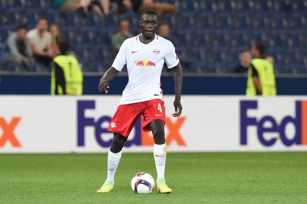 Fußball Europa League Gruppenphase 1. Spieltag Red Bull Salzburg - FK Krasnodar am 15.09.2016 in der Red Bull Arena in Salzburg Dayot Upamecano ( Salzburg ) xRx