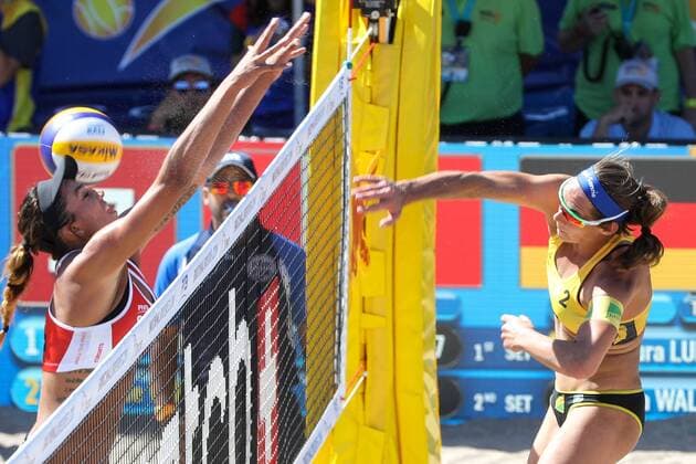 BEACHVOLLEYBALL - FIVB World Tour Finals TORONTO,CANADA,16.SEP.16 - Beach volleyball Beachvolleyball - FIVB World Tour 2016, Finals. Image shows Heather Bansley (CAN) and Kira Walkenhorst (GER). GEPAxpictures xMaticxKlansek