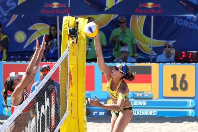 BEACHVOLLEYBALL - FIVB World Tour Finals TORONTO,CANADA,16.SEP.16 - Beach volleyball Beachvolleyball - FIVB World Tour 2016, Finals. Image shows Heather Bansley (CAN) and Kira Walkenhorst (GER). GEPAxpictures xMaticxKlansek