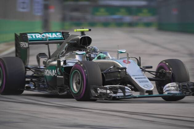 (160917) -- SINGAPORE, Sept. 17, 2016 -- Mercedes driver Nico Rosberg of Germany drives during the third practice session on Day 2 of 2016 Singapore F1 Grand Prix Night Race, Sept. 17, 2016. ) (SP)SINGAPORE-F1-GRAND PRIX NIGHT RACE-DAY 2 ThenxChihxWey 
