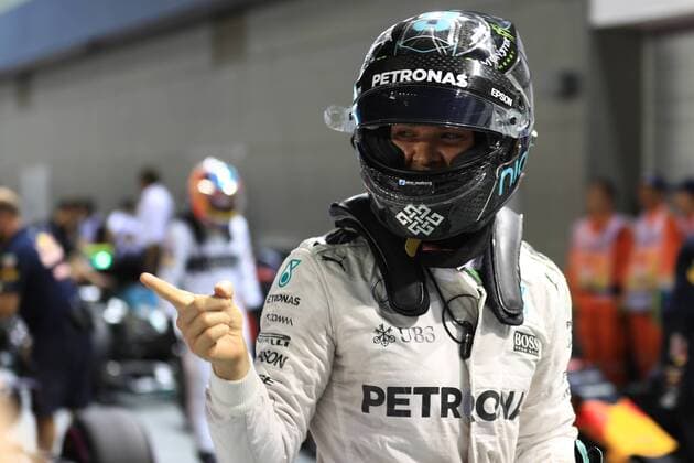 17.09.2016. Marina Bay Street Circuit, Singapore. Qualification Day of 2016 Singapore F1 Grand Prix Night Race, Sept. 17th, 2016. Mercedes AMG Petronas W07 Hybrid & x2013; Nico Rosberg puts it on Pole ahead of tomorrows race xLeannexBoonx  ActionPlus11790927