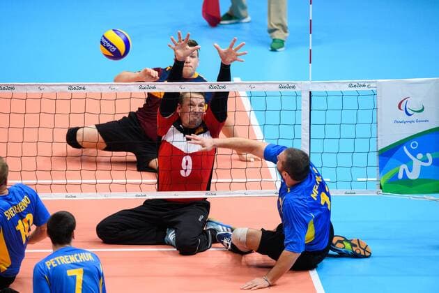16.09.2016, Rio de Janeiro, Riocentro 6 Paralympische Spiele, Sitzvolleyball, Spiel Platz 5 6, Deutschland (GER) vs. Ukraine (UKR) Block Jürgen Juergen Schrapp ( 9 GER) - Dmytro Melnyk ( 13 UKR)