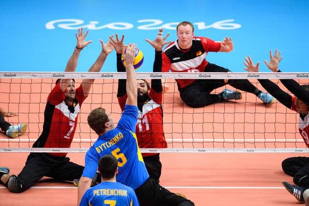 16.09.2016, Rio de Janeiro, Riocentro 6 Paralympische Spiele, Sitzvolleyball, Spiel Platz 5 6, Deutschland (GER) vs. Ukraine (UKR) Block Doppelblock Heiko Wiesenthal ( 7 GER), Barbaros Sayilir ( 11 GER) - Angriff Denys Bytchenko ( 5 UKR)