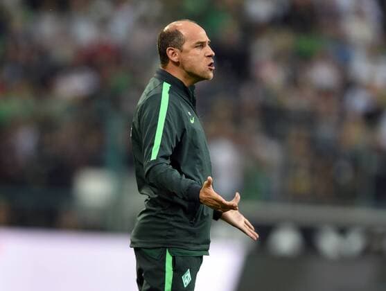 Borussia Mönchengladbach - SV Werder Bremen 17.09.2016. Trainer Viktor Skripnik (SVW) am Spielfeldrand. HM