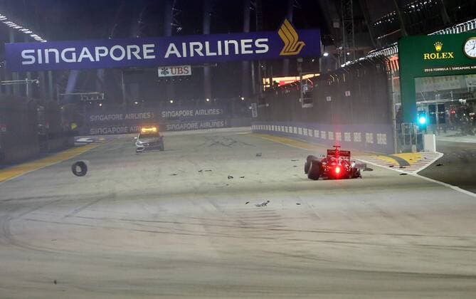 Formel 1, GP von Singapur - Das Rennen, Crash von Nico Hülkenberg Niko Huelkenberg, Sahara Force India F1, Singapore, 18.09.2015 Photo:mspb Thomas Melzer Niko Huelkenberg, formula 1 GP, Singapore