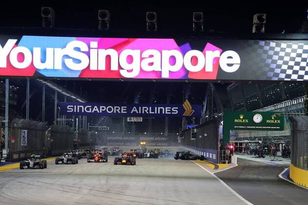 Singapore Grand Prix 15 - 18 September 2016 18.09.2016 - Race, Start of the race and Nico Hulkenberg (GER) Sahara Force India F1 VJM09 crashes out 