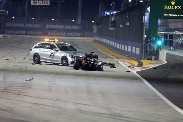 Singapore Grand Prix 15 - 18 September 2016 18.09.2016 - Race, Crash, Nico Hulkenberg (GER) Sahara Force India F1 VJM09 