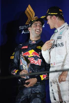 Singapore Grand Prix 15 - 18 September 2016 18.09.2016 - Race, 2nd position Daniel Ricciardo (AUS) Red Bull Racing RB12 and Nico Rosberg (GER) Mercedes AMG F1 W07 Hybrid race winner 