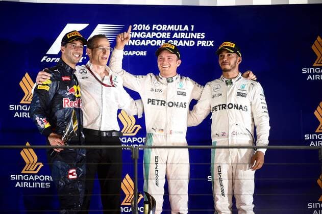 Lewis Hamilton (GB 44), Mercedes AMG Petronas Formula One Team Nico Rosberg (GER 6), Mercedes AMG Petronas Formula One Team Daniel Ricciardo (AUS 3), Aston Martin Red Bull Racing Grosser Preis von Singapur 2016, Motorsport, Formel 1,Formula One World Championship WM Weltmeisterschaft Rd15, Singapore Grand Prix, Race, Marina Bay Street Circuit, Singapore, Sunday 18 September 2016. 18.09.2016, Singapur Copyright: xAndrexJerry Eibner-Pressefotox EP_JAE