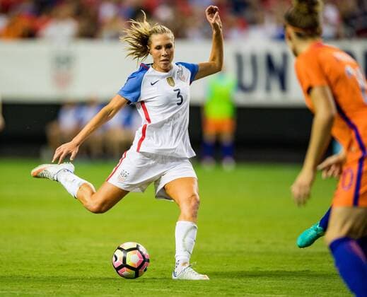 USWNT M Allie Long (3) during the Women s International Soccer match between the Netherlands and the United States at the Georgia Dome on September 18, 2016 in Atlanta, GA. CSM Soccer 2016: Netherlands vs United States SEP 18 - ZUMAc04_