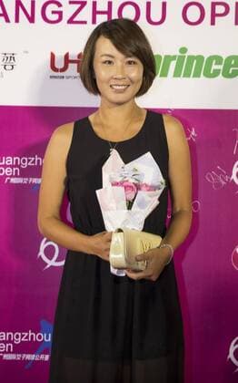 Peng Shuai of China arrives at the red carpet for the welcome party of the 2016 WTA Tennis Damen Guangzhou Open tennis tournament in Guangzhou city, south China s Guangdong province, 19 September 2016. Tennis stars glam up welcome party for 2016 Guangzhou Open tennis tournament  pbu506491_24
