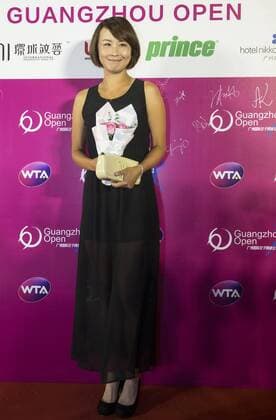 Peng Shuai of China arrives at the red carpet for the welcome party of the 2016 WTA Tennis Damen Guangzhou Open tennis tournament in Guangzhou city, south China s Guangdong province, 19 September 2016. Tennis stars glam up welcome party for 2016 Guangzhou Open tennis tournament  pbu506491_25