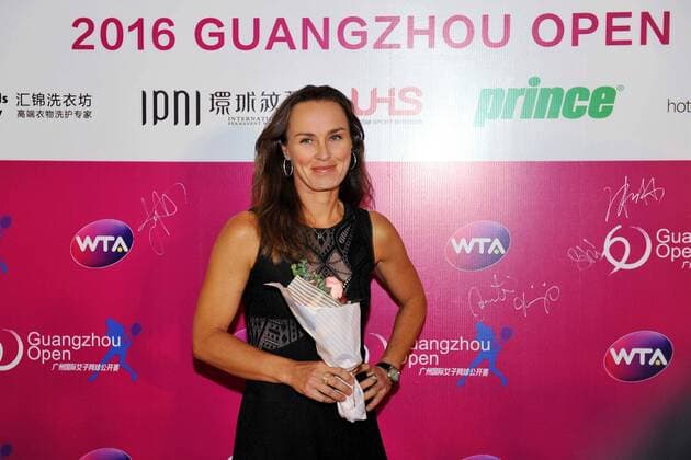 Martina Hingis of Switzerland arrives at the red carpet for the welcome party of the 2016 WTA Tennis Damen Guangzhou Open tennis tournament in Guangzhou city, south China s Guangdong province, 19 September 2016. Tennis stars glam up welcome party for 2016 Guangzhou Open tennis tournament  20160920_27688