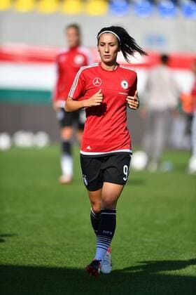 Sara Doorsoun (Deutschland , Germany , DFB ) (9) beim Aufwärmen Györ, Ungern, 20.09.2016 - Fussball, Euro 2017 Qualifikation - Frauen - Ungarn - Deutschland, Fussball, Euro 2017 Qualifikation - Frauen - Ungarn - Deutschland, xmkx