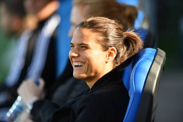 Dzenifer Marzsan - lachend vor dem Spiel als Gast Györ, Ungern, 20.09.2016 - Fussball, Euro 2017 Qualifikation - Frauen - Ungarn - Deutschland, Fussball, Euro 2017 Qualifikation - Frauen - Ungarn - Deutschland, xmkx