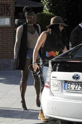 Tennis, Serena Williams unterwegs in Mailand MINIMUM WEB USAGE FEE Milan Serena Williams with some friends took a taxi to go to a cafe downtown MINIMUM PRICE FOR USE WEB â‚¬ 200 FOR 10 PHOTOS  Copyright: xLivioxValeriox