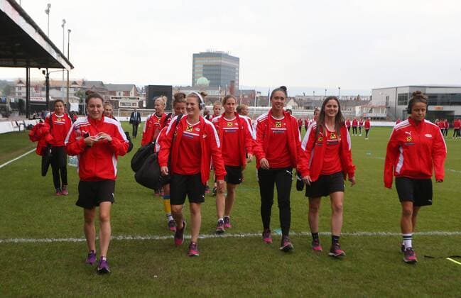 SOCCER - UEFE EURO 2017, women, Quali, WAL vs AUT NEWPORT,WALES,20.SEP.16 - WOMEN SOCCER - UEFA Women s European Championship EM Europameisterschaft 2017, qualification, OEFB international match Länderspiel Wales vs Austria. Image shows the players of Austria before the match. GEPAxpictures xAMAxsports