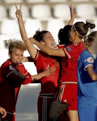 Fußball, Damen, EM Quali, Spanien - Finnland Spain s Marta Torrejon (C) celebrates a score against Finland during their UEFA European Women s Championship qualifying soccer match in Leganes, Madrid, Spain, 20 September 2016. Spain vs. Finland !ACHTUNG: NUR REDAKTIONELLE NUTZUNG!  GRA497 20160920-636099989436728869