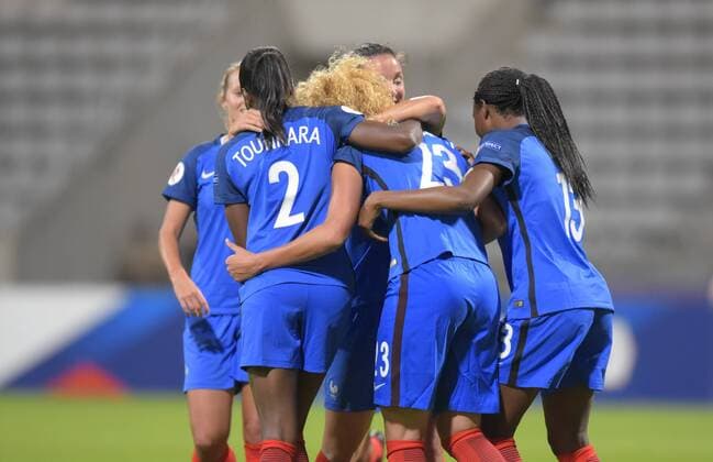 Fußball, Damen EM Quali, Frankreich - Albanien Kheira Hamraoui ( France ) FOOTBALL : Frankreich vs Albanien - EM Quali Nationalteam Länderspiel Frauen Frauenfußball - Paris - 20 09 2016 FedericoPestellinix 