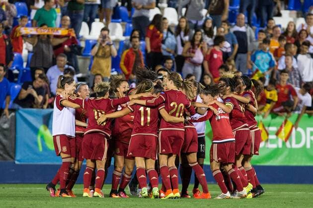 Bilder des Tages - SPORT Spain s Sonia Bermudez Jennifer Hermoso Amanda Sampedro Irene Paredes Marta Corredera Leila Ouahabi Olga Garcia Marta Torrejon during the match of European Women s Championship 2017 at Leganes, between Spain and Finland. September 20, 2016.  (20160920131)