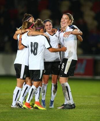 SOCCER - UEFE EURO 2017, women, Quali, WAL vs AUT NEWPORT,WALES,20.SEP.16 - WOMEN SOCCER - UEFA Women s European Championship EM Europameisterschaft 2017, qualification, OEFB international match Länderspiel Wales vs Austria. Image shows the rejoicing of team AUT. GEPAxpictures xAMAxsports