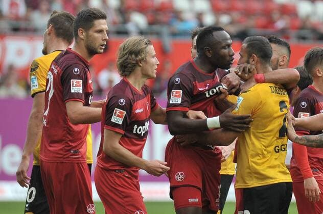21.09.2016, xtkx, Fussball 2.Bundesliga, 1. FC Kaiserslautern - Dynamo Dresden, emspor, v.l. Patrick Ziegler (Kaiserslautern) , Alexander Ring (Kaiserslautern) , Zoua Daogari (Kaiserslautern), Akaki Gogia (Dresden) , Kaiserslautern